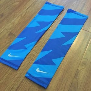 Nike Athletic Running Arm Sleeves (Size S - M)